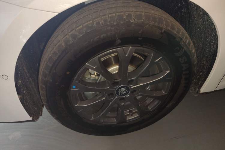 Used BYD Qin L 2025 DM-i Smart Drive 80KM Leading Model
