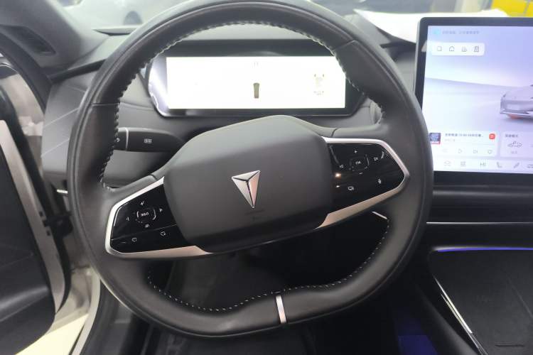 Used  SL03 2023 200Max Range-Extended Version
