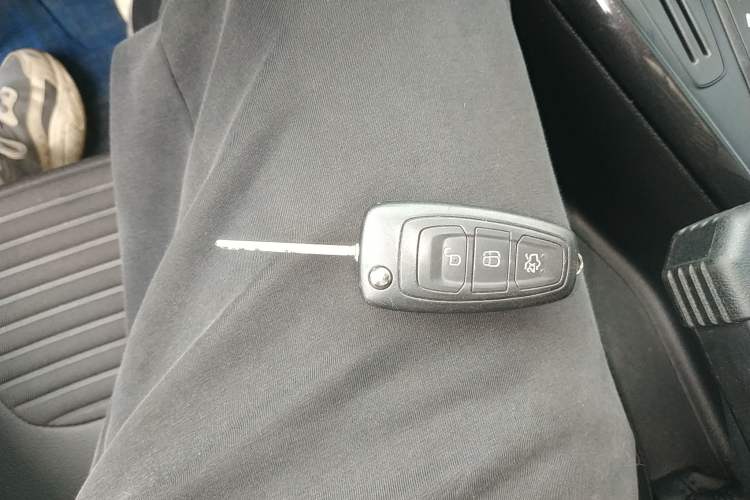 Used Ford Focus 2017 Hatchback 1.6L Automatic Fashion Edition Smart Drive Version
