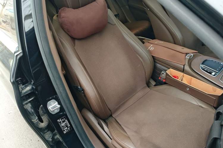 Used Mercedes-Benz E-Class 2018 Facelift E 300 L Luxury Edition