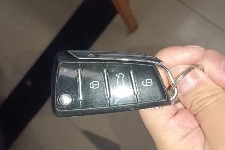 Used  Refine S3 2016 1.5L Manual Luxury Smart Version
