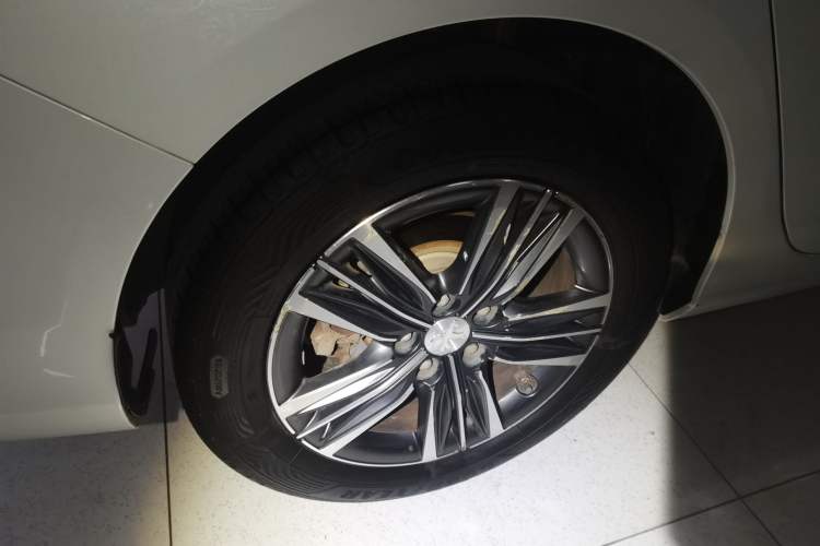 Used Peugeot 308 2016 1.6L Manual Fashion Edition