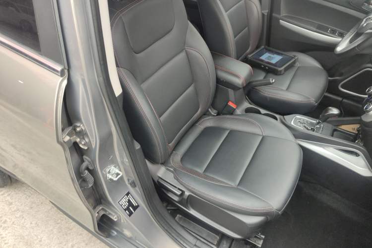 Used Changan CS35 2016 1.6L Automatic Luxury Model China V Standard
