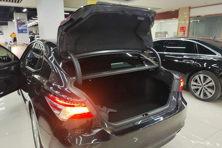 Used Toyota Camry 2022 2.0GVP Premier Edition
