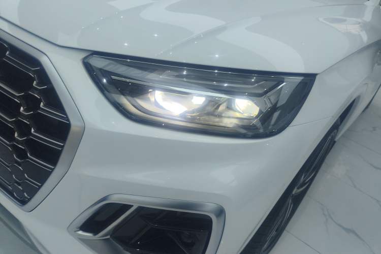 Used Audi Q5L 2022 40T Fashionable and Dynamic Model
