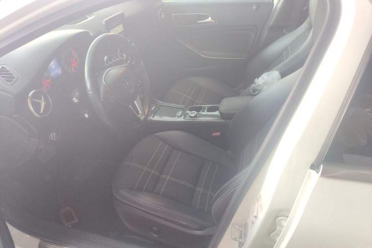 Used Mercedes-Benz A-Class 2015 A 200 Fashion Model
