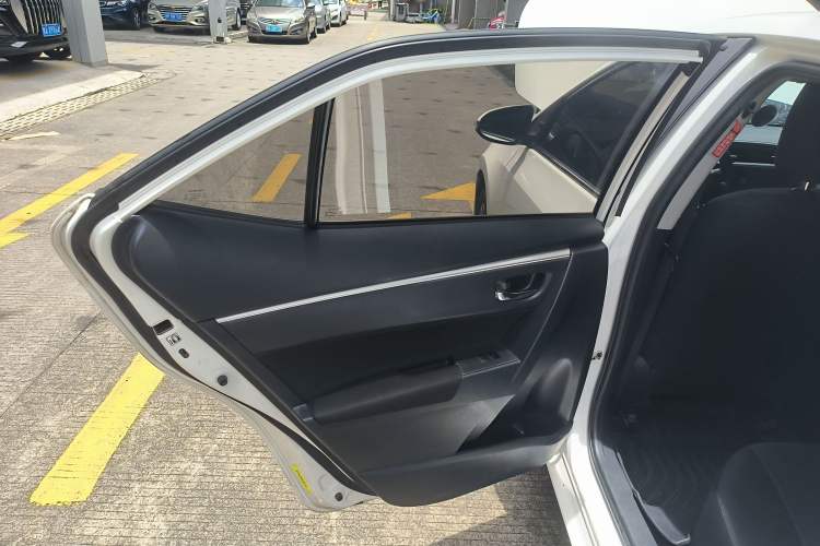 Used Toyota Corolla 2017 Revised Version 1.2T S-CVT GL