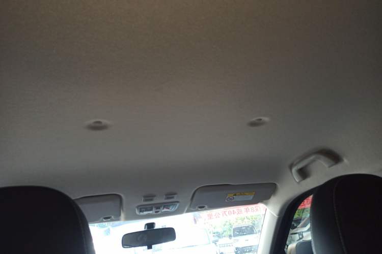 Used ORA White Cat 2022 Xiaoyue Mao Edition 360 km Luxury Model Lithium NMC
