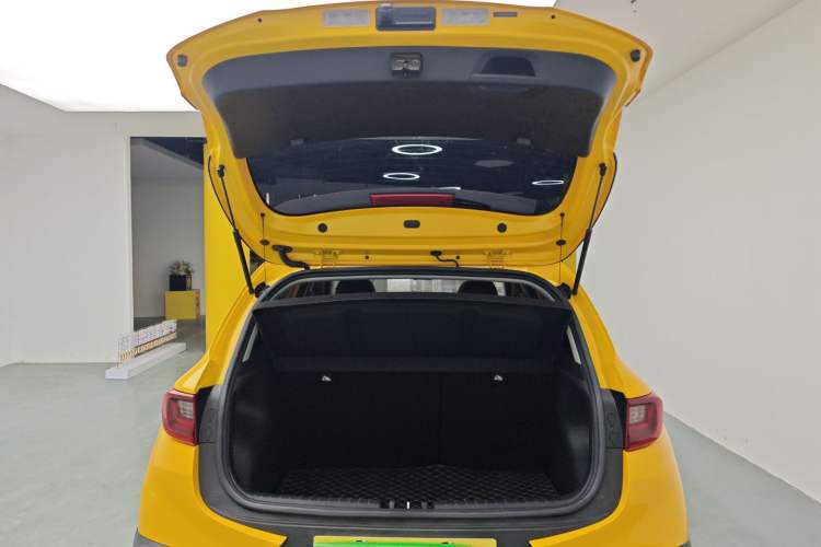 Used Kia kx1 Stonic 2021 1.4L CVT Sunroof Model