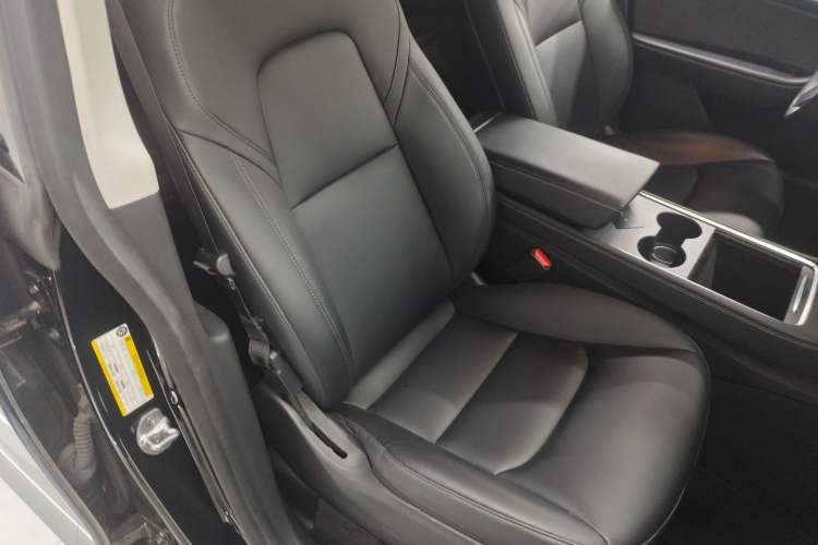 Used Tesla Model Y 2022 Long-Range All-Wheel-Drive Version
