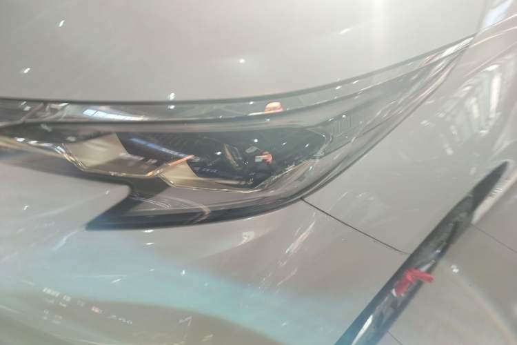 Used Toyota Granvia 2023 2.5L Hybrid Comfort Edition