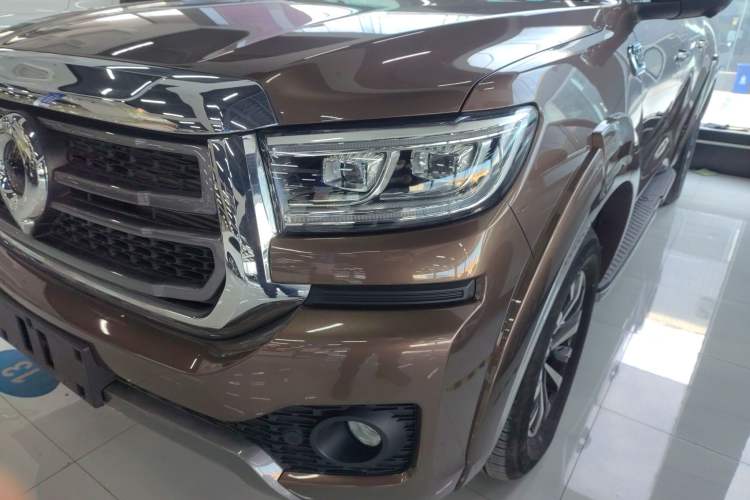 Used Great Wall Poer 2023 2.0T Passenger Version Automatic Diesel 4x4 Sporty GW4D20M
