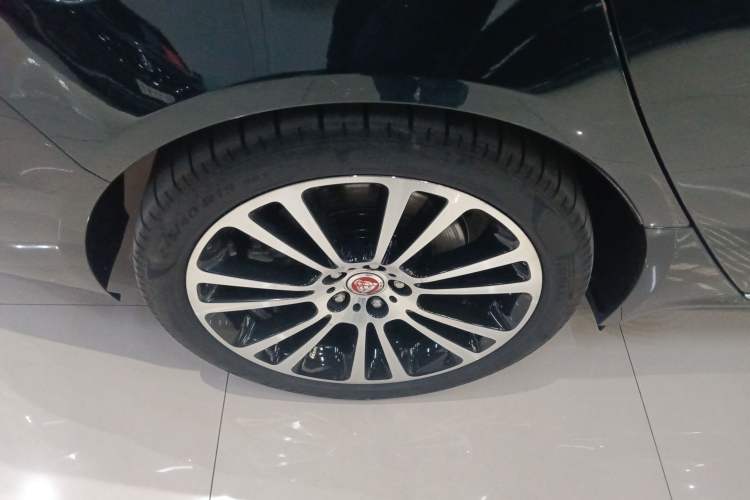 Used Jaguar XFL 2023 XFL 2.0T P250 Two-Wheel-Drive Luxury Deluxe Edition