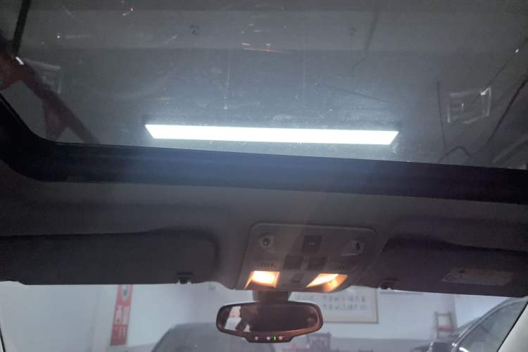 Used Cadillac SRX 2015 3.0L Elite Model
