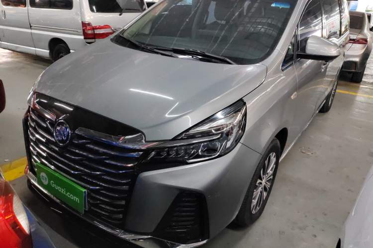 Used Buick GL8 2023 Land Executive Class Comfort Model
