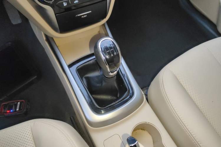 Used Changan Eado 2015 1.6L Manual Luxury Model China V Standard
