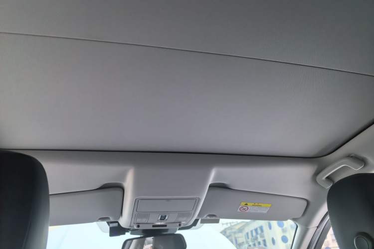 Used Land Rover Discovery Sport 2018 240 PS SE Version