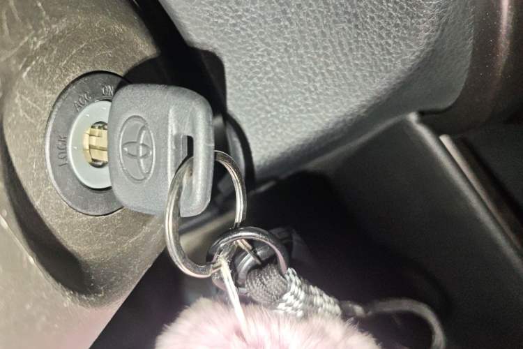 Used Toyota YARiS L 2015 1.5E Automatic Charm Edition
