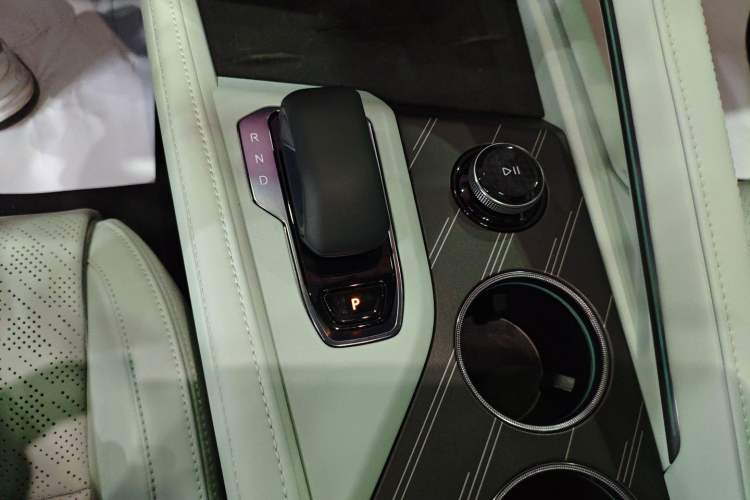 Used Zeekr 001 2025 WE Edition 100 kWh Rear-Wheel Drive
