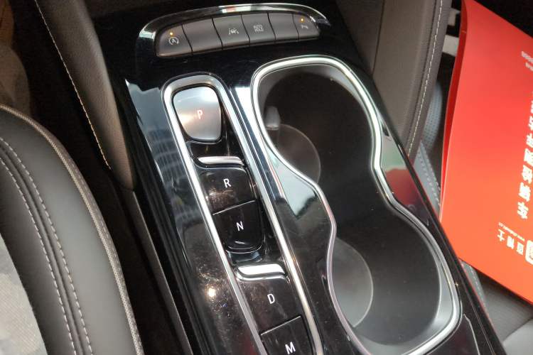 Used Buick Envision 2022 Encore S 652T Two-Wheel-Drive Luxury Model
