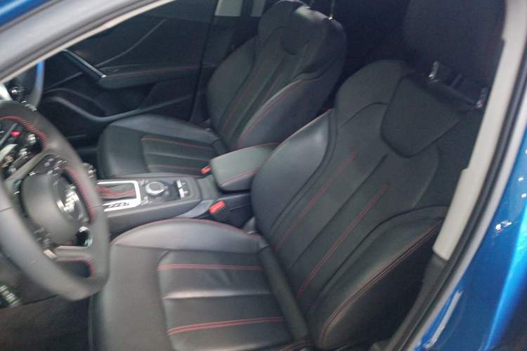 Used Audi Q2L 2022 35 TFSI Progressive Dynamic Edition
