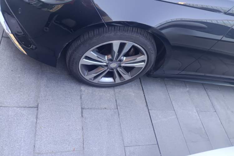 Used Mercedes-Benz E-Class 2015 E 260 L Sport Edition
