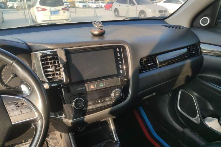 Used Mitsubishi Outlander 2016 2.4L 4x4 Elite Edition 5 Seats