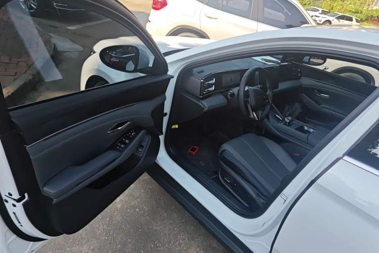 Used BYD Qin L 2024 DM-i 80KM Beyond Model
