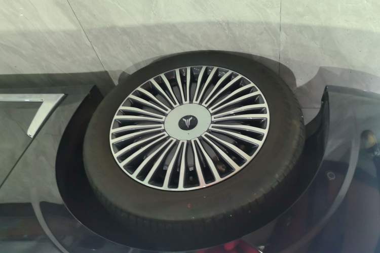 Used VOYAH Dream 2025 PHEV Four-Wheel-Drive Flagship Kunpeng Edition