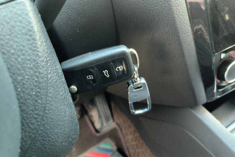 Used Volkswagen Sagitar 2014 1.6L Automatic Comfort Model
