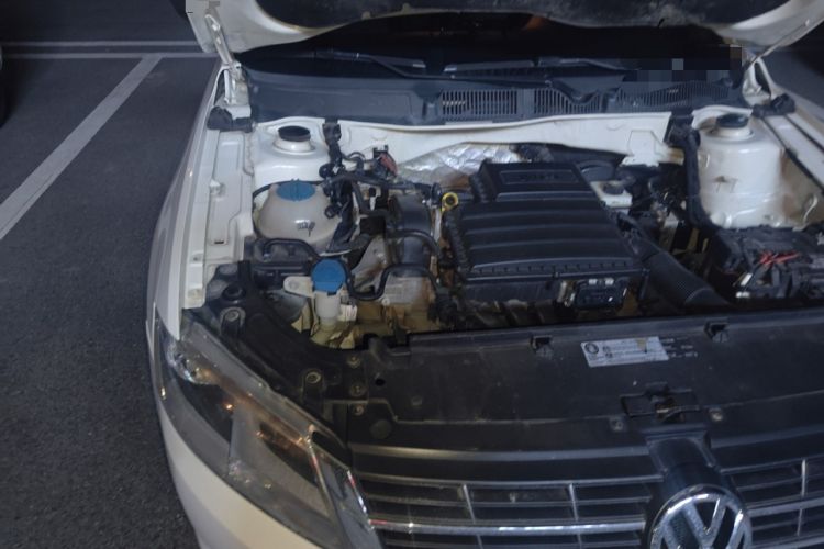 Used Volkswagen Gran Lavida 2013 1.6L Automatic Comfort Model
