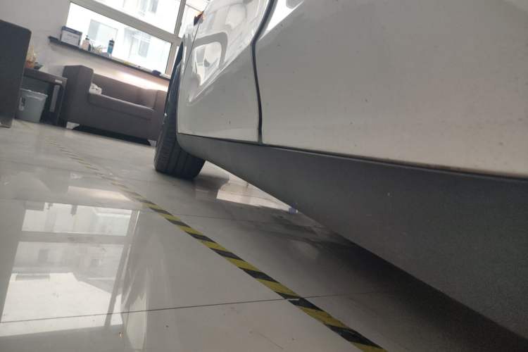 Used Tesla Model Y 2022 Long-Range All-Wheel-Drive Version
