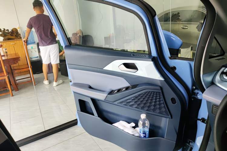 Used Geometry E Firefly 2022 401 km Linglong Tiger 5 Seats