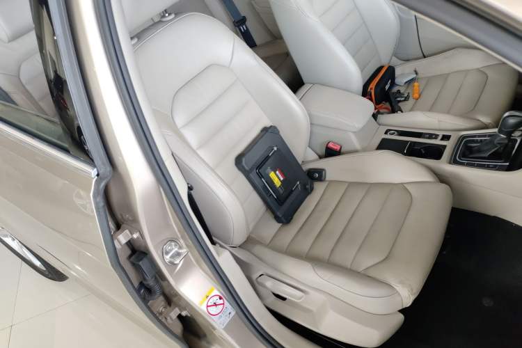 Used Volkswagen Golf 2015 1.4TSI Automatic Luxury Model
