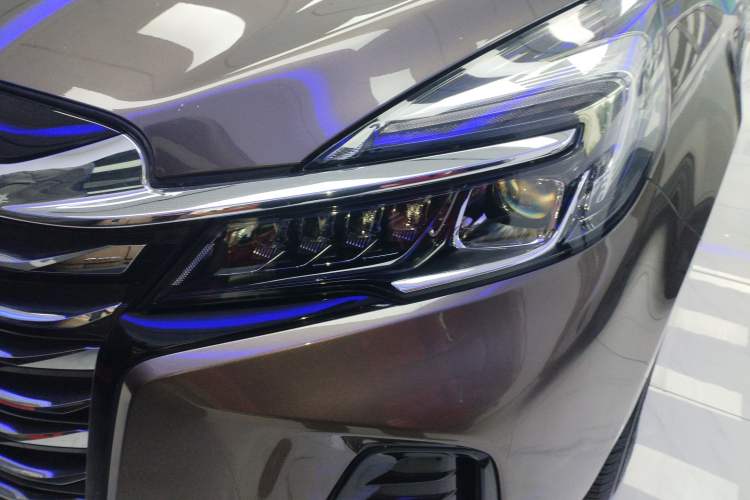 Used Buick GL8 2023 Land Executive Class Smart Enjoyment Model
