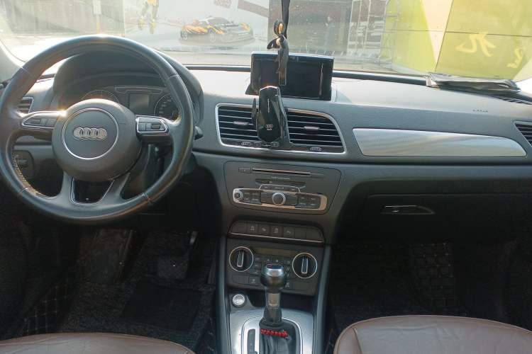 Used Audi Q3 2017 30 TFSI Fashion Model
