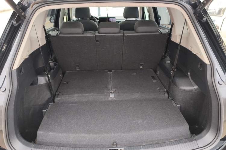 Used Volkswagen Tiguan L 2022 380TSI Automatic All-Wheel Drive R-Line Enhanced Comfort 7-Seater