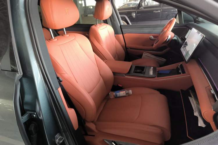 Used BYD Tang L 2025 DM 175KM Drone Player Edition