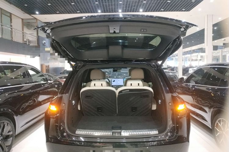 Used Li Auto L8 2023 Pro Model
