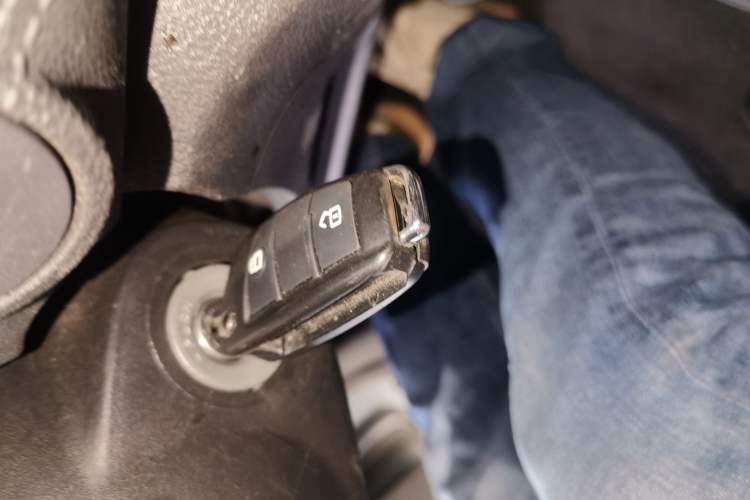 Used Isuzu JLM 2022 2.8T Classic Diesel Two-Wheel Drive Comfort Version with Standard Wheelbase – JE493ZLQ6E
