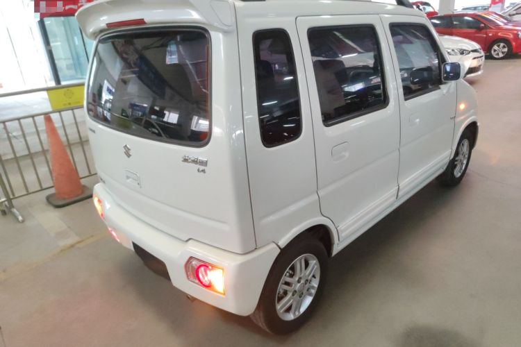 Used Suzuki Wagon R 2015 1.4L Manual All-Around Upgrade Version