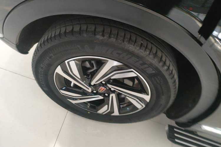 Used Hongqi HS5 2022 Revised Version 2.0T Smart Connect Flagship Edition
