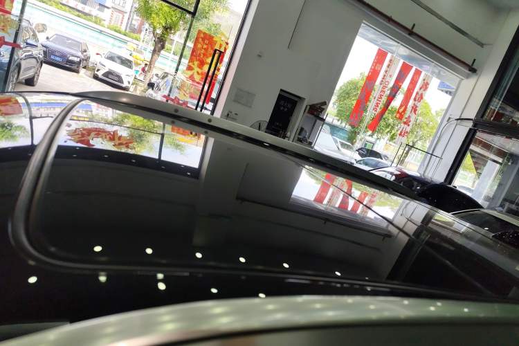 Used Cadillac XT4 2018 28T Two-Wheel Drive Leading Version
