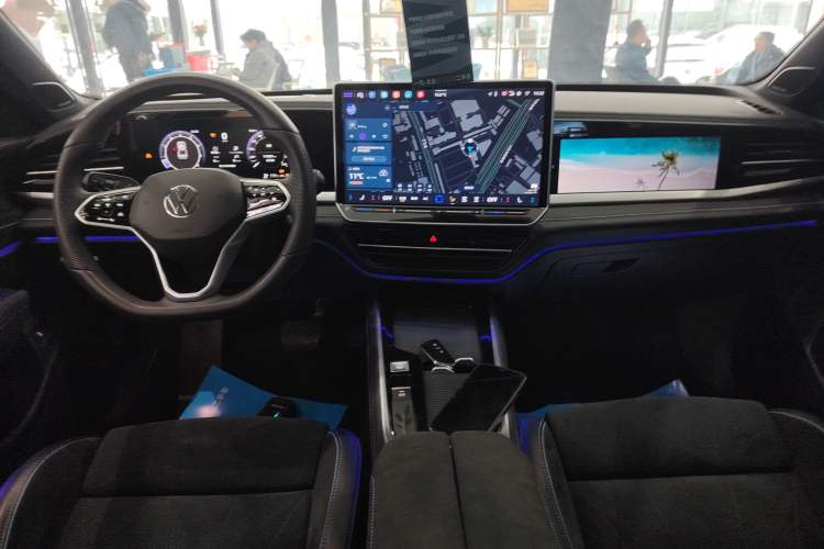 Used Volkswagen Passat 2025 Pro 380TSI Starry Dragon Luxury Edition