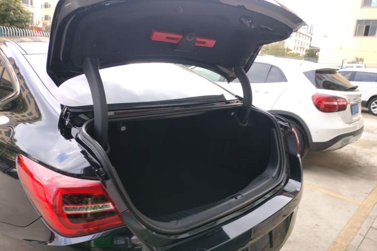 Used Hongqi H5 2022 Classic Model 1.5T DCT Flagship Edition
