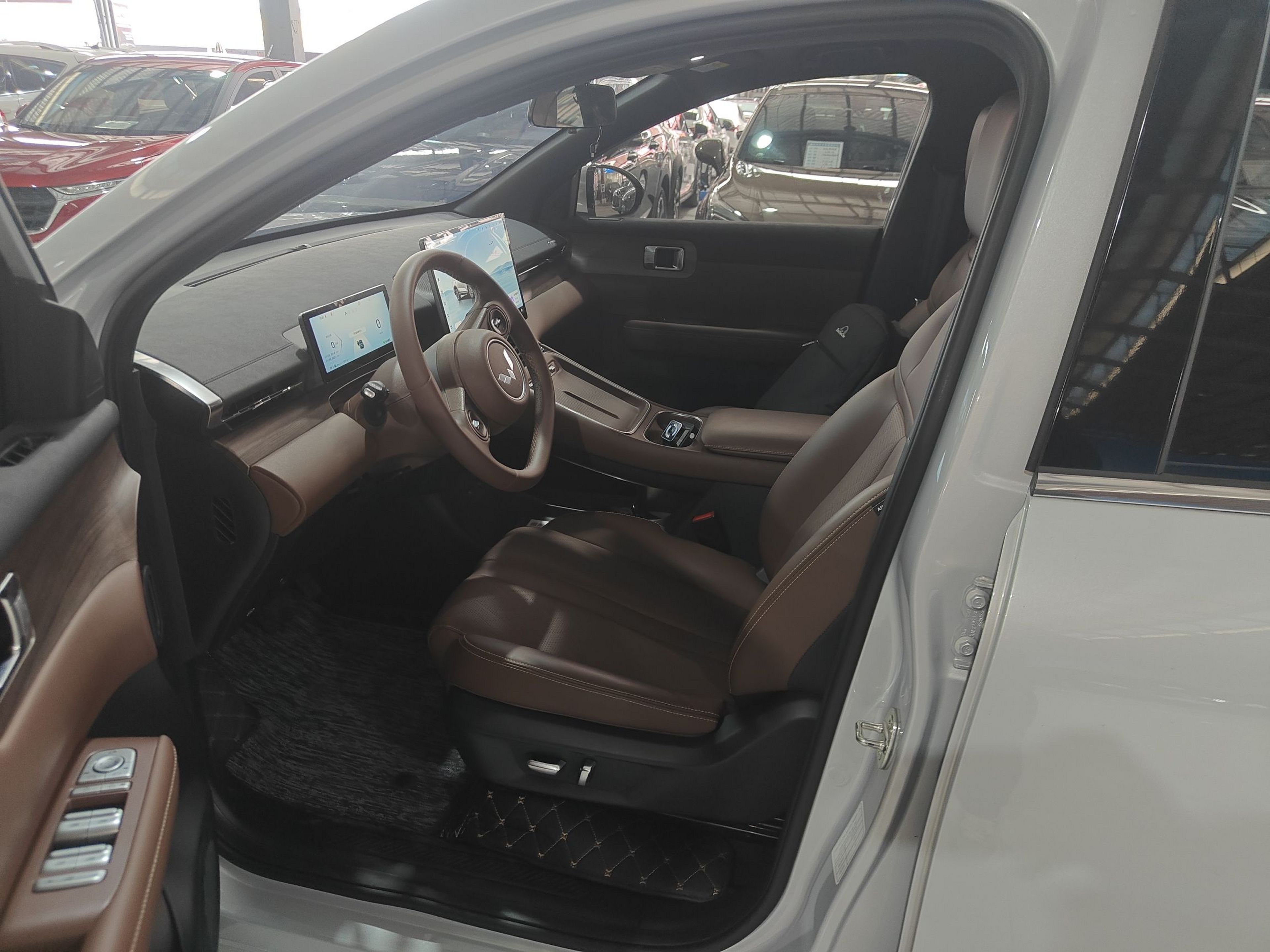 Переднее сиденье в автомобиле