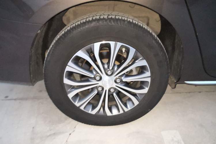 Used Buick GL8 2023 Land Executive Class Comfort Model
