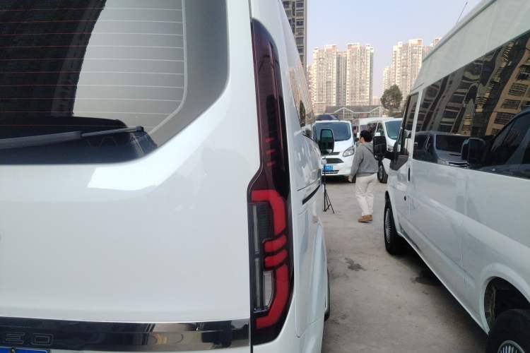 Used Ford Transit 2023 2.0T Diesel Manual Commercial & Travel Short Wheelbase Low-Roof 7/8/9-Seater