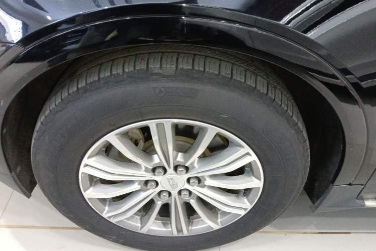 Used Cadillac XT5 2018 25T Luxury Model