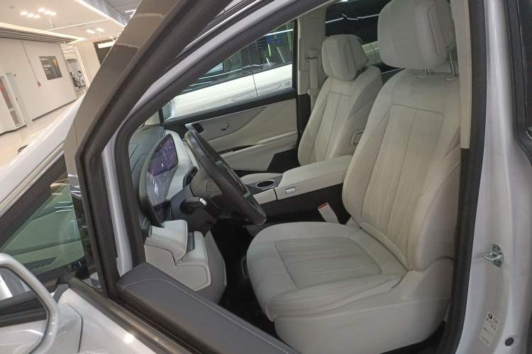 Used Buick GL8 New Energy 2024 Lu Zun Deluxe Edition 7-Seater
